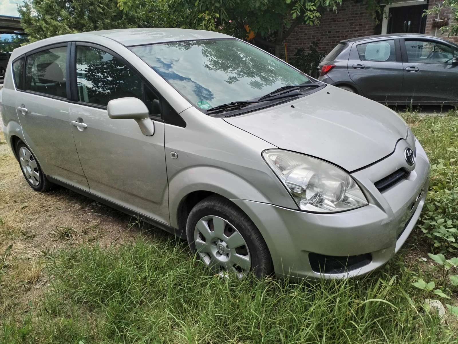 Toyota Corolla verso Газов инжекцион , снимка 4 - Автомобили и джипове - 54668917