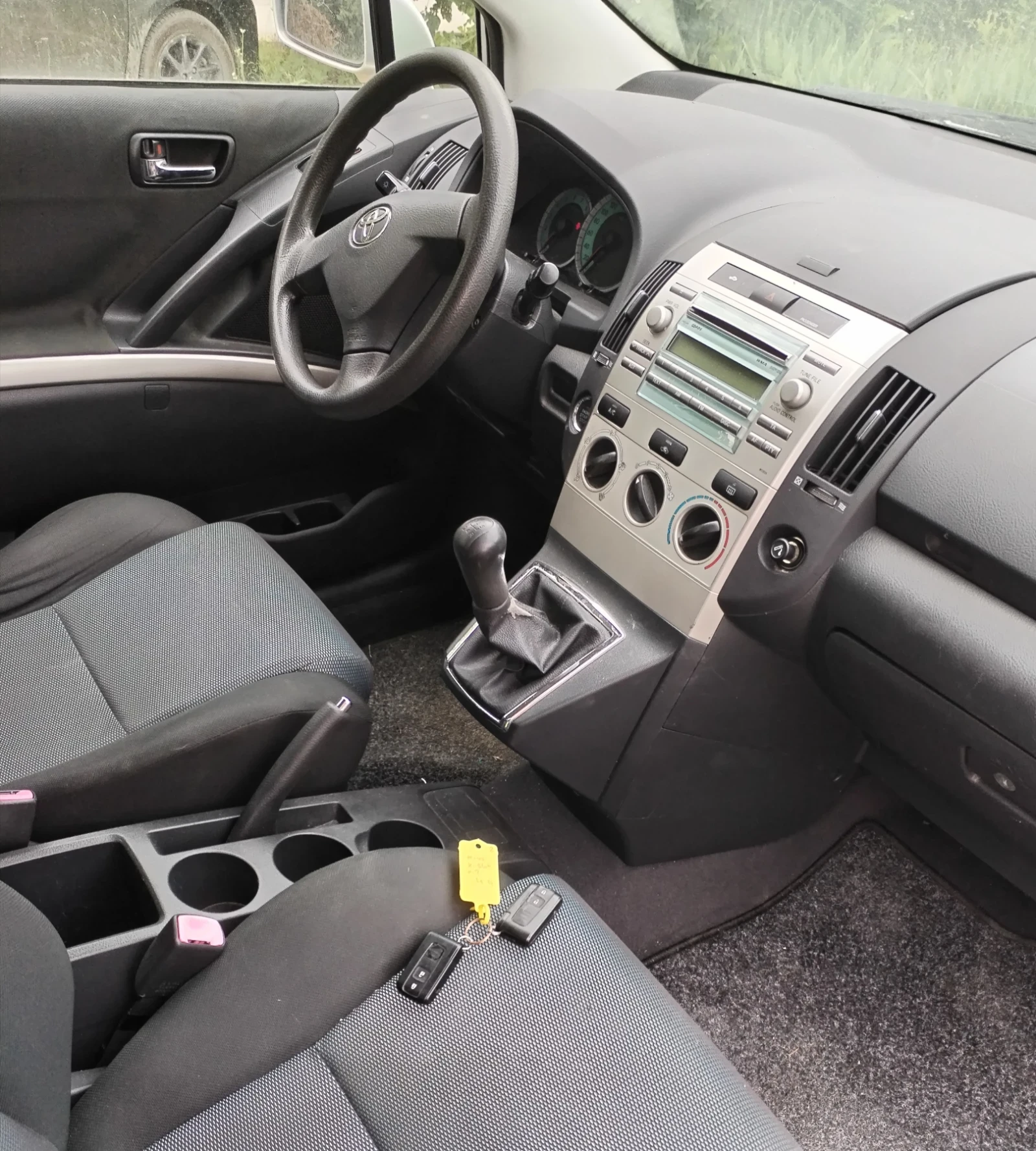 Toyota Corolla verso Газов инжекцион , снимка 6 - Автомобили и джипове - 54668917