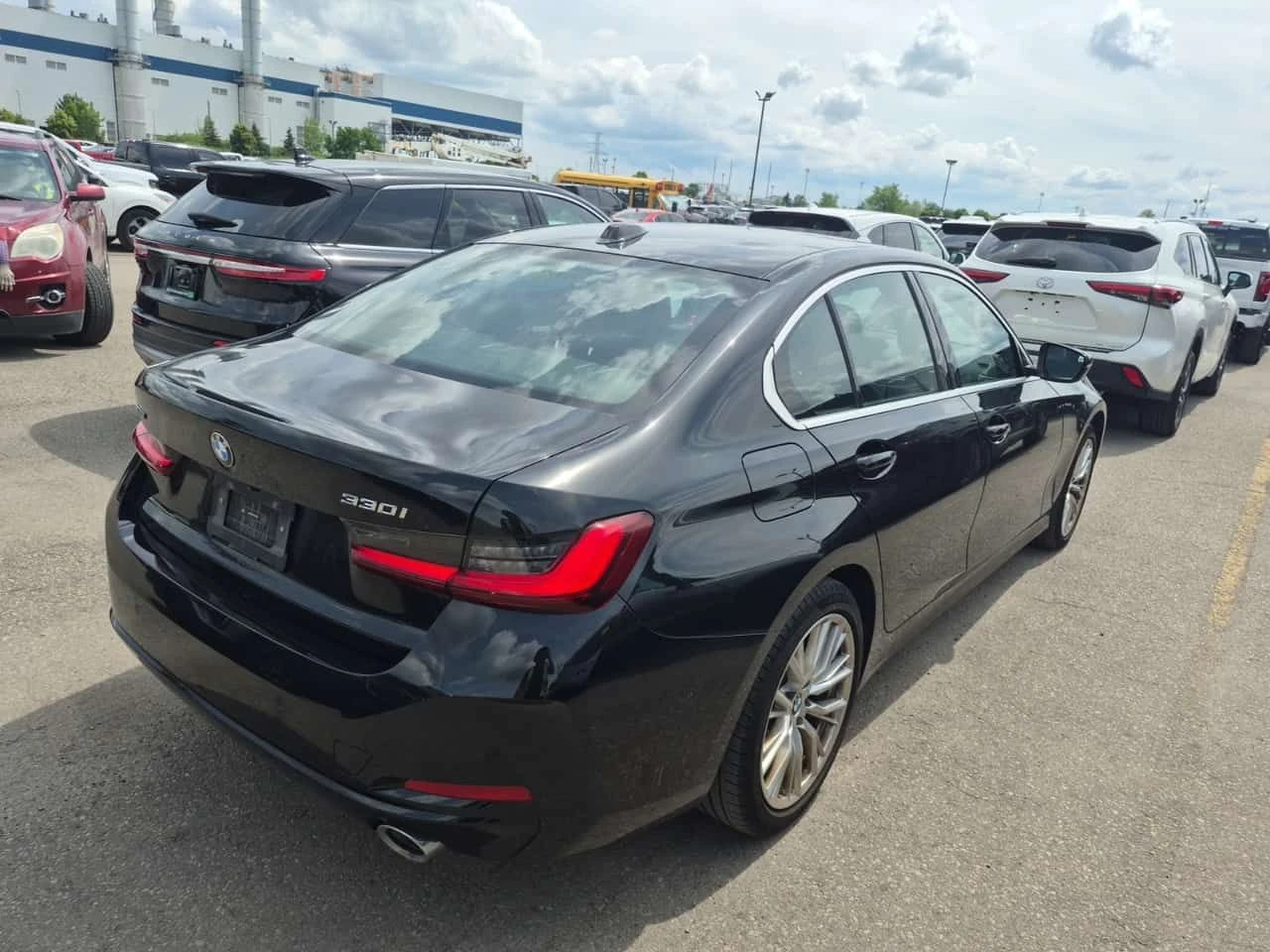 BMW 330 | 330I XDRIVE | CARFAX | БЕЗ ПЪРВОНАЧАЛНА ВНОСКА, снимка 4 - Автомобили и джипове - 55094204