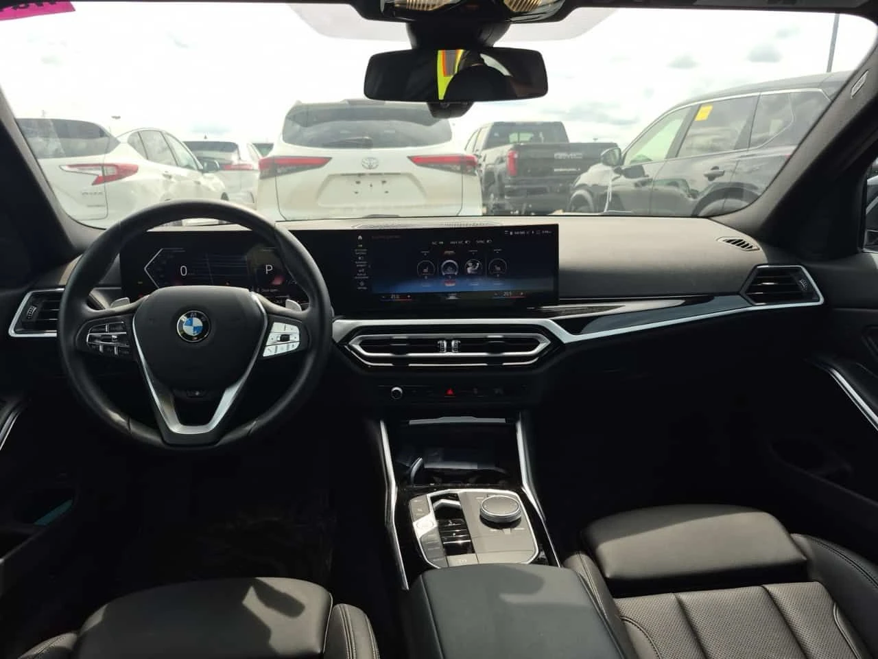 BMW 330 | 330I XDRIVE | CARFAX | БЕЗ ПЪРВОНАЧАЛНА ВНОСКА, снимка 10 - Автомобили и джипове - 55094204