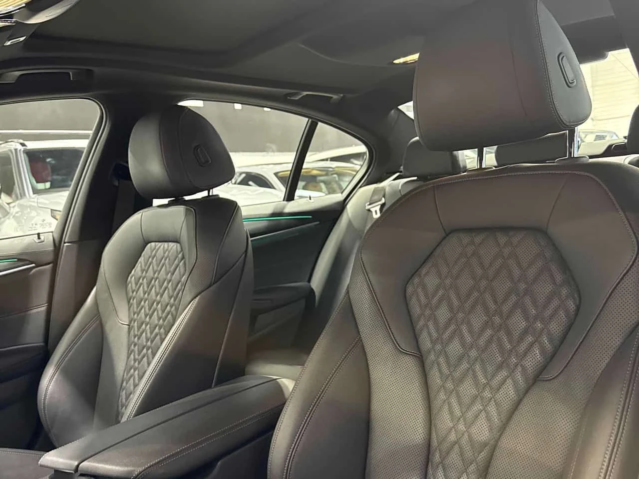 BMW 530 i xDrive/ШИБИДАХ/БЕЗ ИНЦИДЕНТИ, снимка 14 - Автомобили и джипове - 55183596