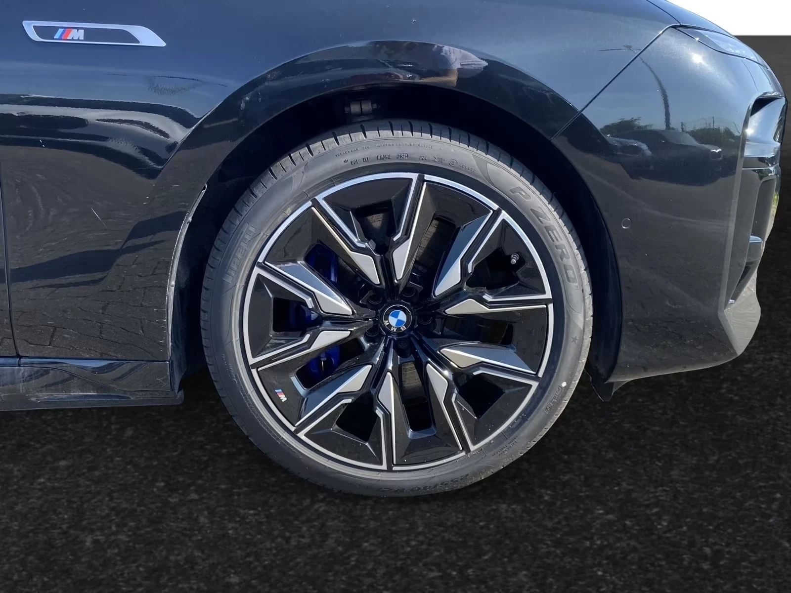 BMW 760 M760e XDRIVE B&W HEAD-UP SKY-LOUNGE , снимка 6 - Автомобили и джипове - 55302775