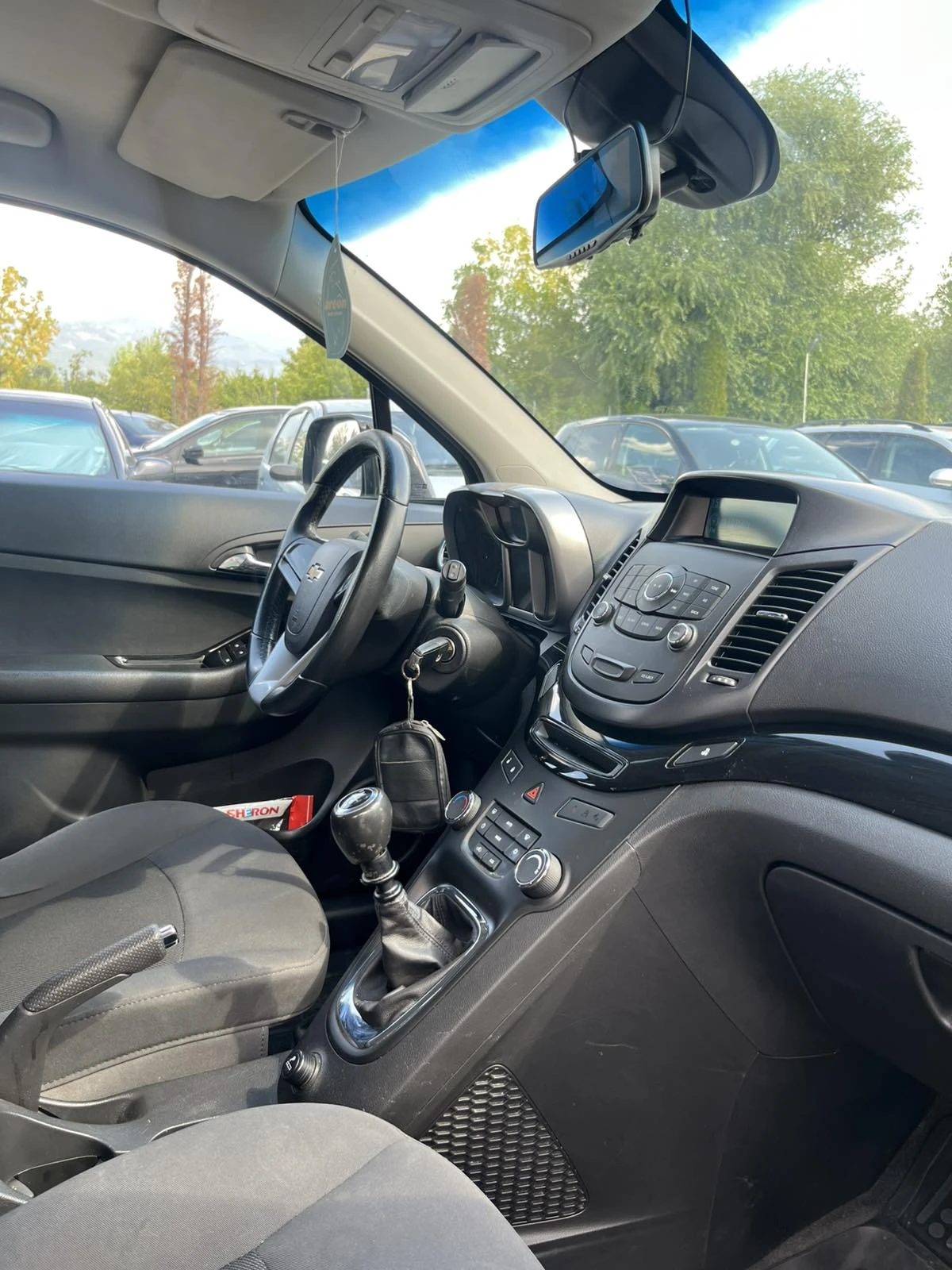 Chevrolet Orlando, снимка 10 - Автомобили и джипове - 56004338
