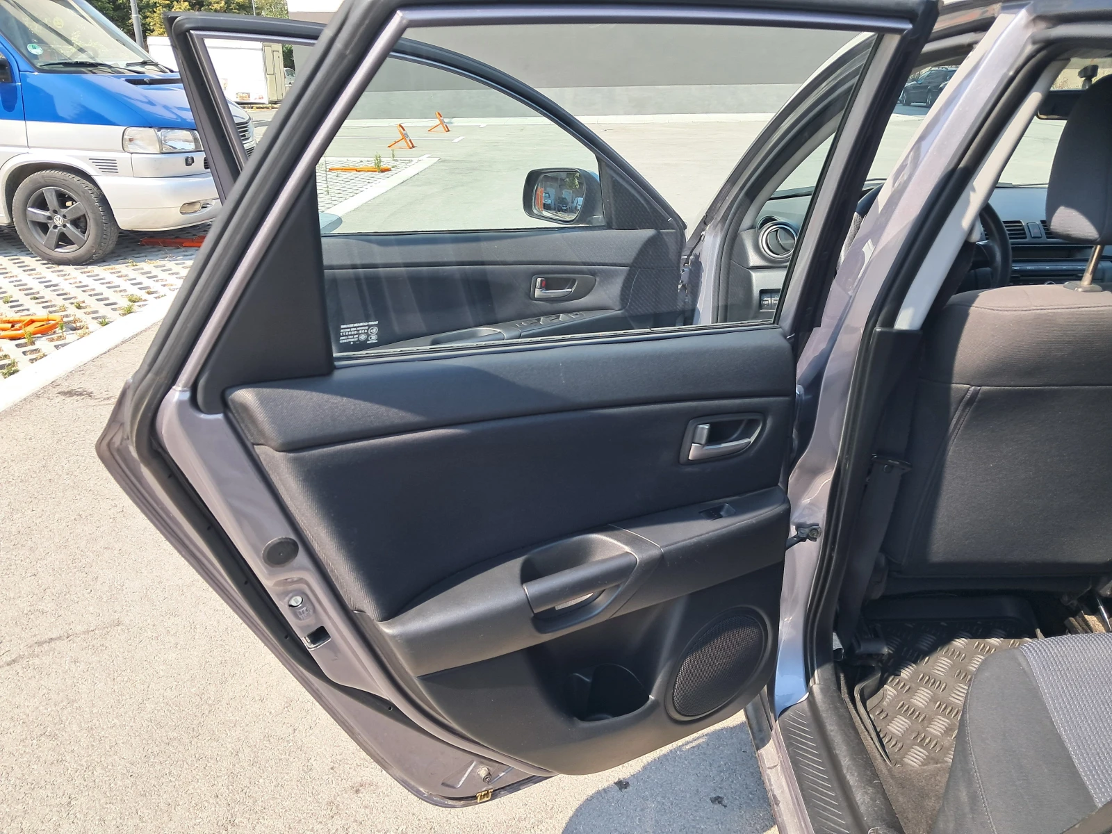 Mazda 3, снимка 11 - Автомобили и джипове - 56033512