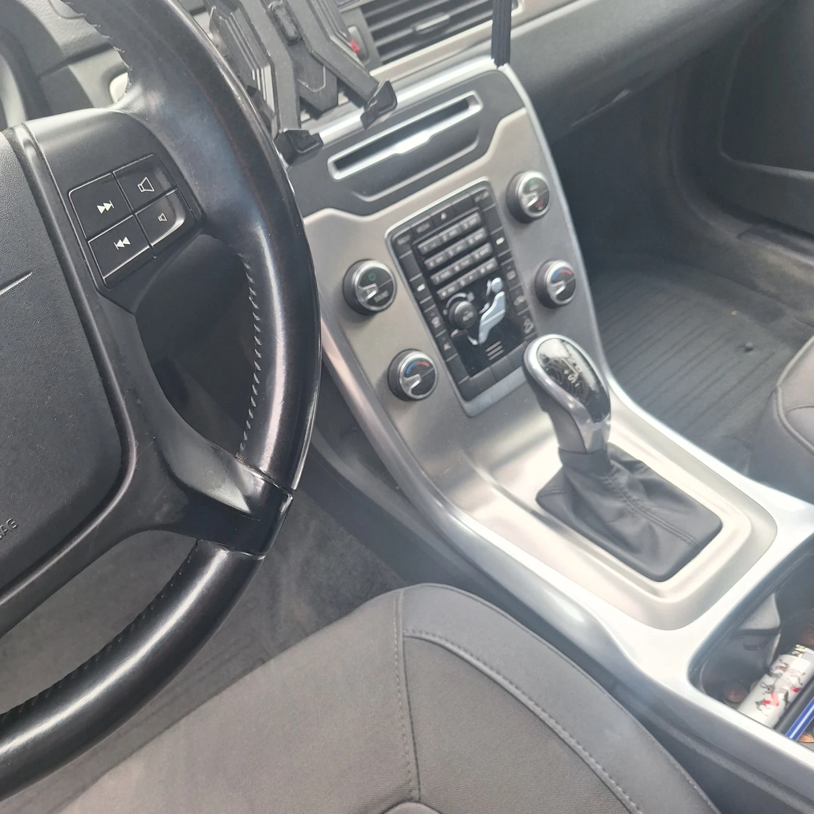 Volvo Xc70 Sweden D5, снимка 12 - Автомобили и джипове - 56436629