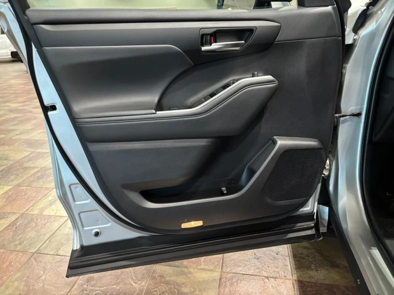 Toyota Highlander * XSE * CARFAX * БЕЗ ПЪРВОНАЧАЛНА ВНОСКА, снимка 13 - Автомобили и джипове - 52937624