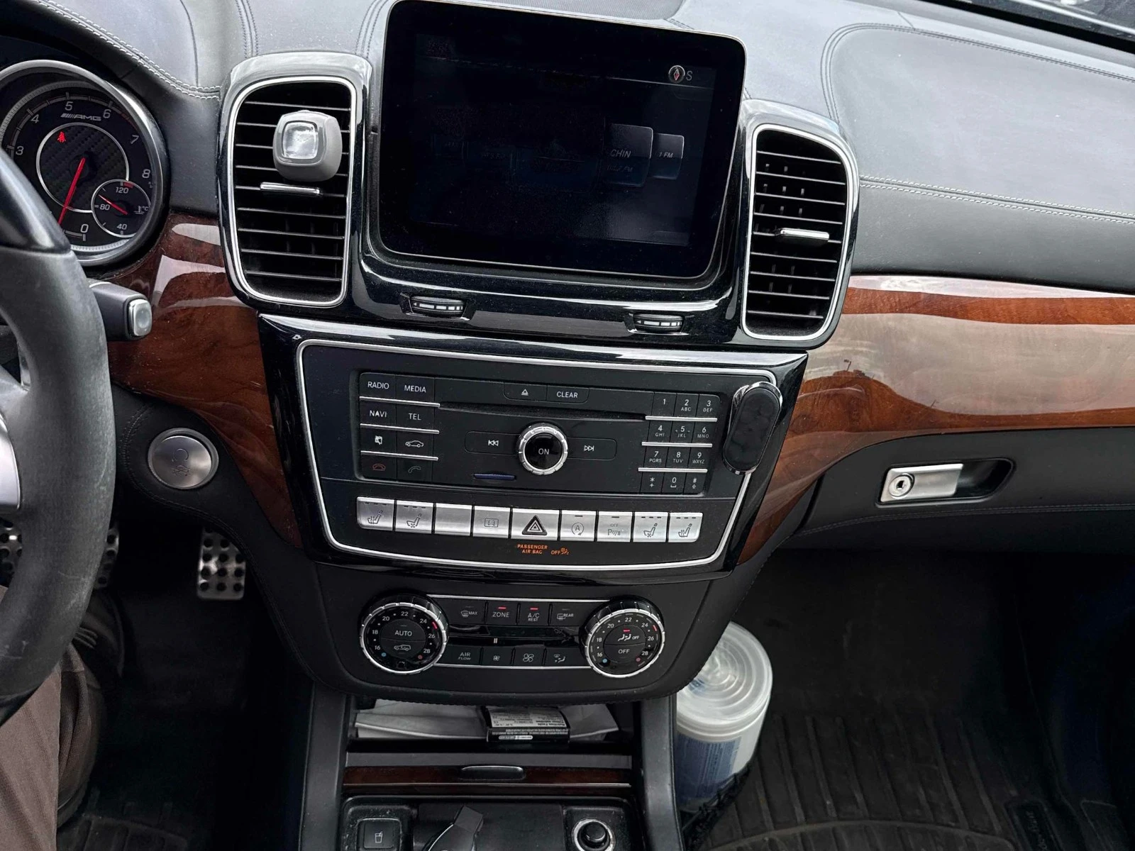 Mercedes-Benz GLS 63 AMG ОБДУХ* 360* М.ТОЧКА* МАСАЖ, снимка 10 - Автомобили и джипове - 54479871
