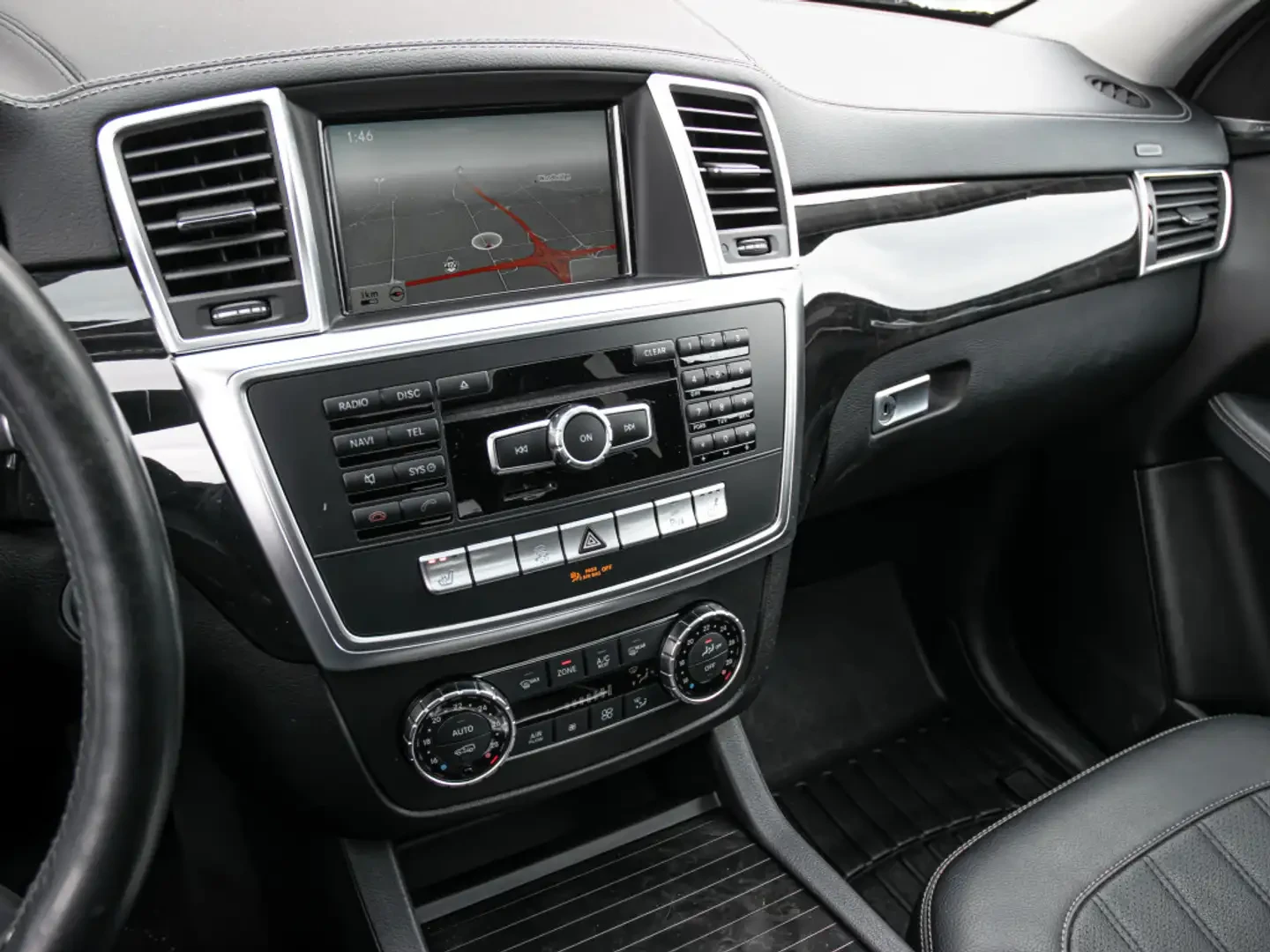 Mercedes-Benz GL 350 BLUETEC* AMG* 4MATIC* ПОДГРЕВ, снимка 11 - Автомобили и джипове - 55013930