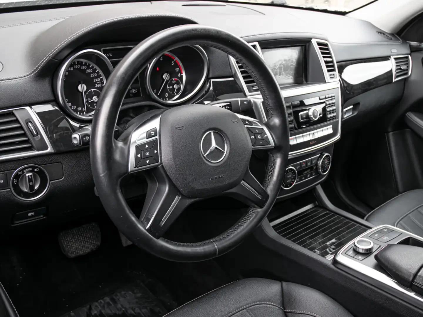 Mercedes-Benz GL 350 BLUETEC* AMG* 4MATIC* ПОДГРЕВ, снимка 8 - Автомобили и джипове - 55013930