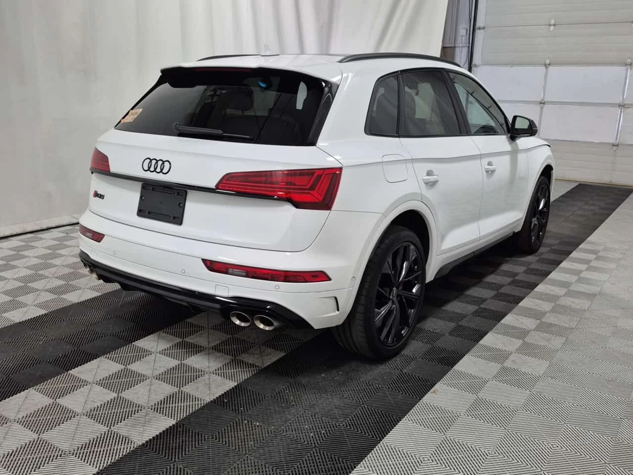 Audi SQ5  PROGRESSIV | LED | DISTRONIC | CARFAX , снимка 3 - Автомобили и джипове - 55052596