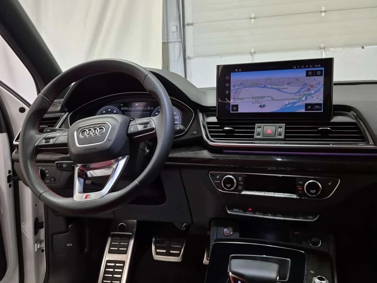Audi SQ5  PROGRESSIV | LED | DISTRONIC | CARFAX , снимка 10 - Автомобили и джипове - 55052596