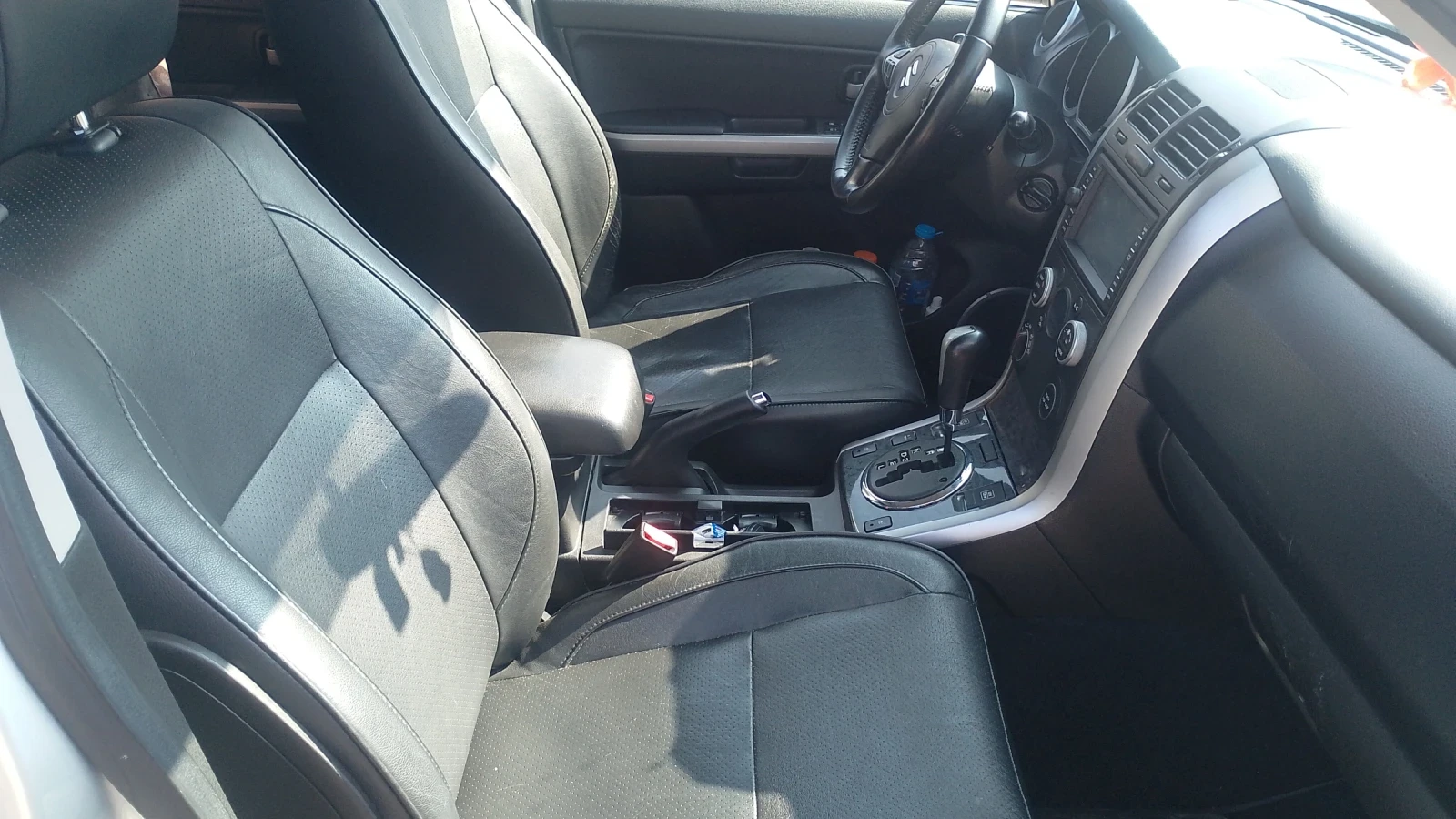 Suzuki Grand vitara 2.4i, снимка 7 - Автомобили и джипове - 55590744