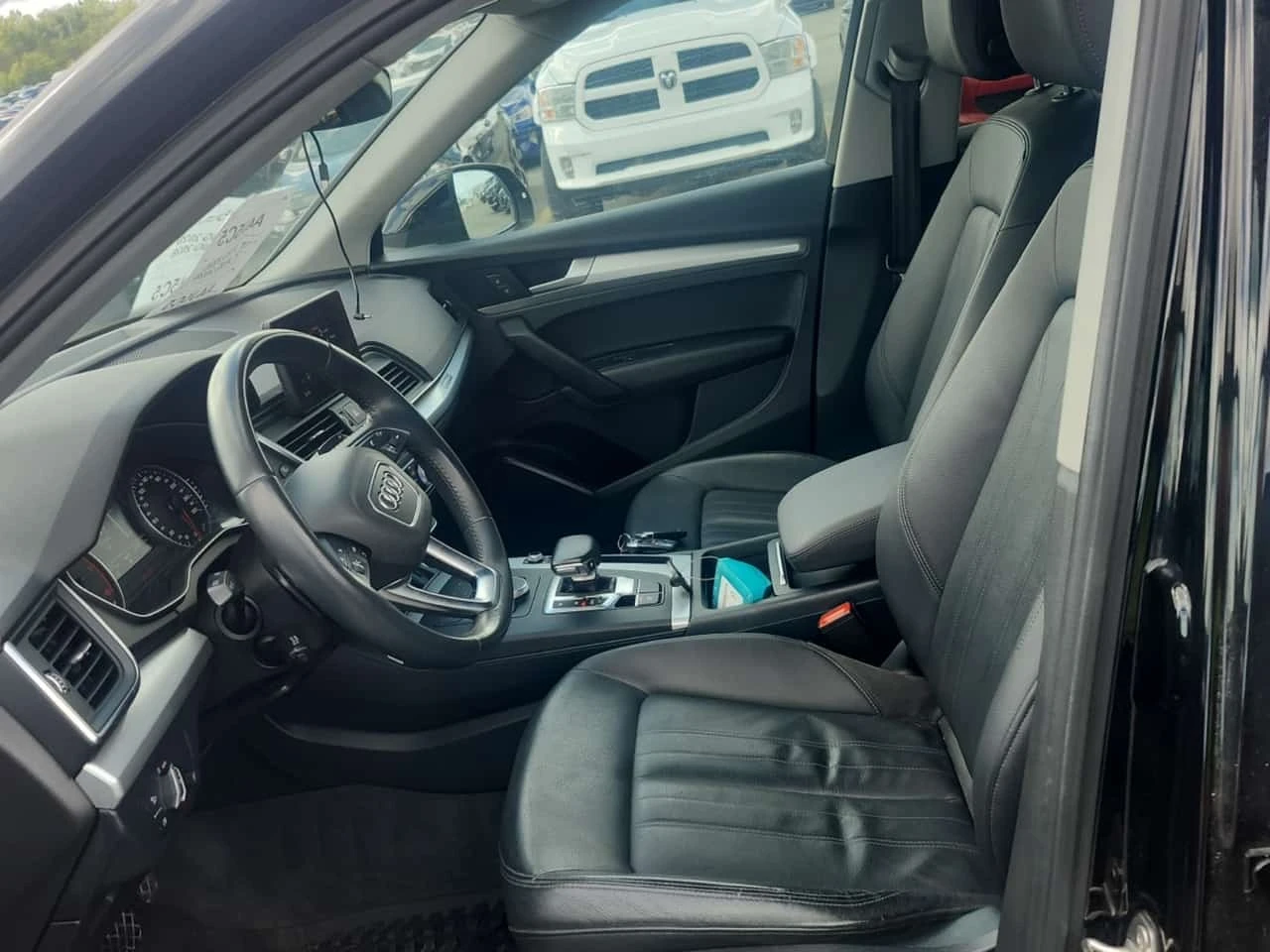 Audi Q5 * KOMFORT * CARFAX * ОПЦИЯ ЗА ФИНАНСИРАНЕ * , снимка 5 - Автомобили и джипове - 55785322