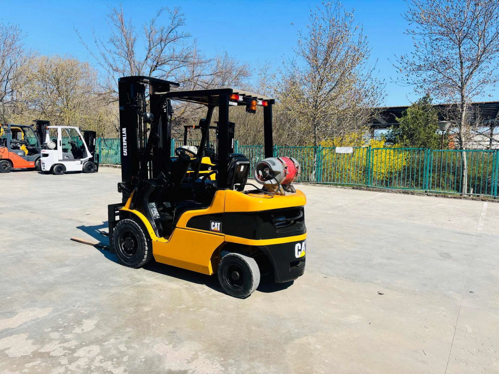 ������� Cat ������� ���������� � ������� ���������� | Mobile.bg � ����������� 2