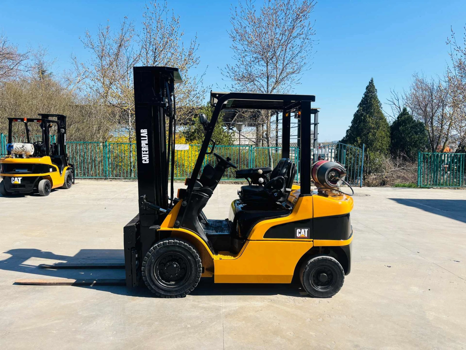 ������� Cat ������� ���������� � ������� ���������� | Mobile.bg � ����������� 1