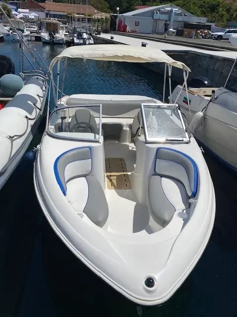Моторна яхта Glastron 175 bowrider - изображение 3