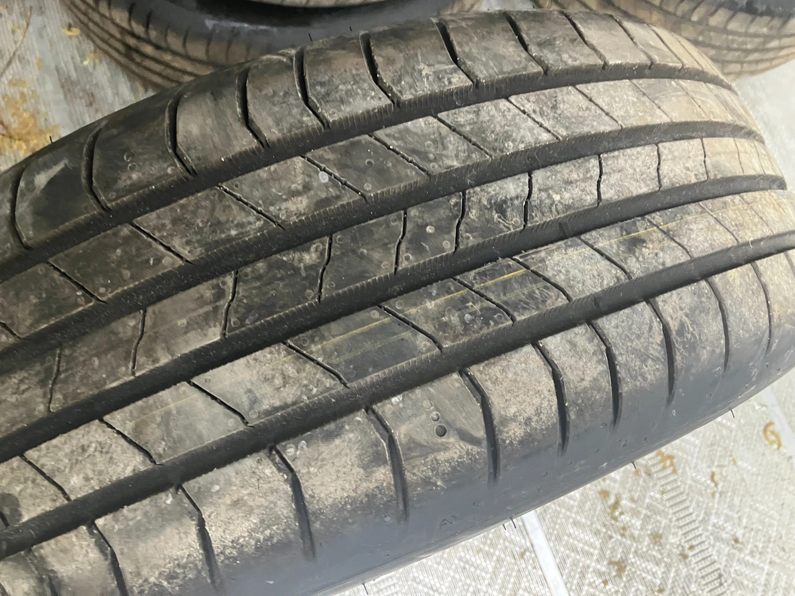 Гуми Летни 215/60R17, снимка 5 - Гуми и джанти - 54229451