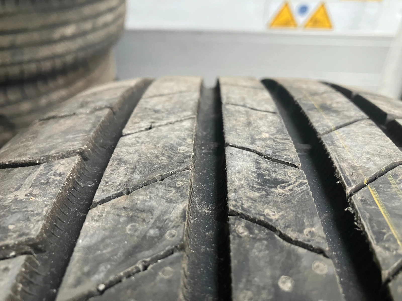 Гуми Летни 215/60R17, снимка 6 - Гуми и джанти - 54229451