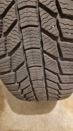 Гуми Зимни 235/55R18