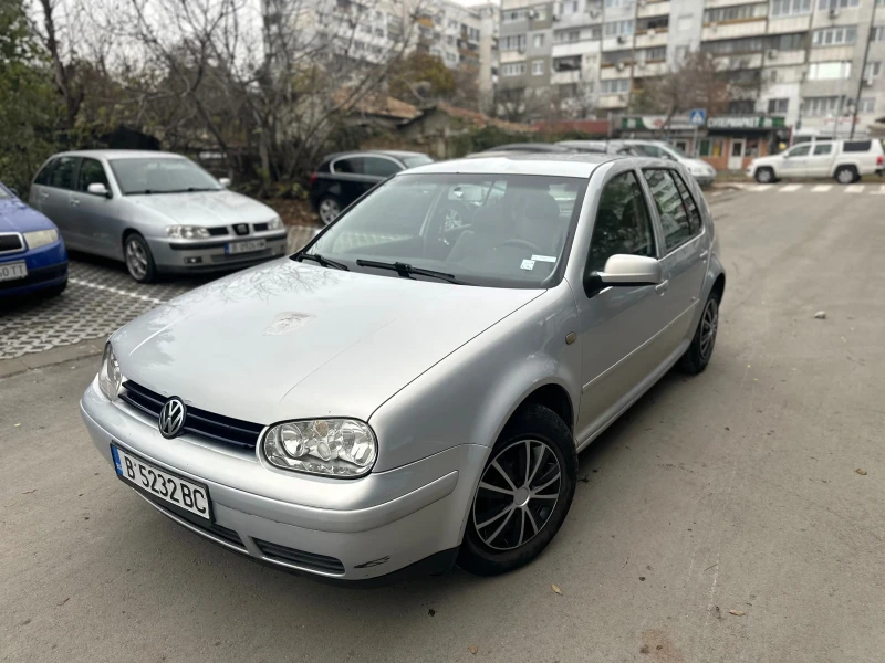 VW Golf 1.6i automatic , снимка 1 - Автомобили и джипове - 47946972