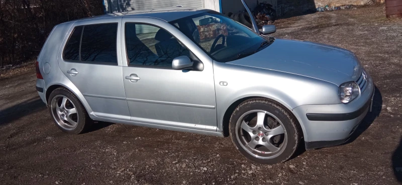 VW Golf 1.9, снимка 4 - Автомобили и джипове - 48728821