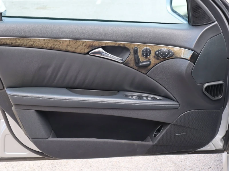 Mercedes-Benz E 55 AMG Harman Kardon/Memory/Navi/BiXenon, снимка 6 - Автомобили и джипове - 50747519