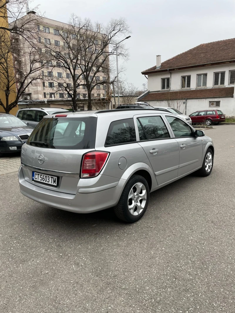 Opel Astra, снимка 11 - Автомобили и джипове - 51463076