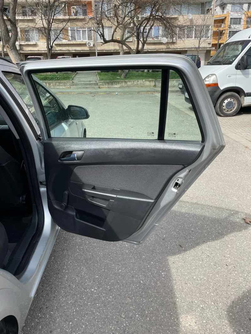 Opel Astra, снимка 10 - Автомобили и джипове - 51463076