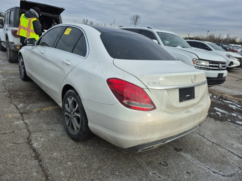 Mercedes-Benz C 300 * CARFAX * БЕЗ ПЪРВОНАЧАЛНА ВНОСКА, снимка 4 - Автомобили и джипове - 52951913