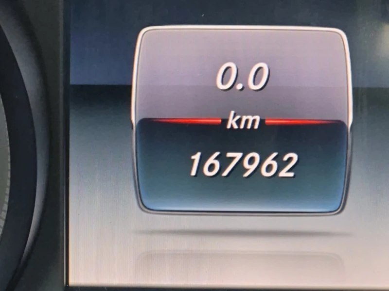 Mercedes-Benz C 300 * CARFAX * БЕЗ ПЪРВОНАЧАЛНА ВНОСКА, снимка 9 - Автомобили и джипове - 52951913