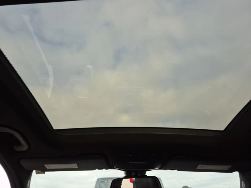 Mercedes-Benz C 300 * CARFAX * БЕЗ ПЪРВОНАЧАЛНА ВНОСКА, снимка 12 - Автомобили и джипове - 52951913