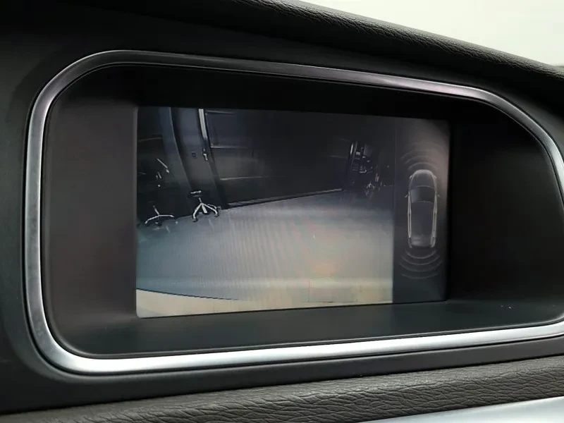 Volvo V40, снимка 15 - Автомобили и джипове - 54326572