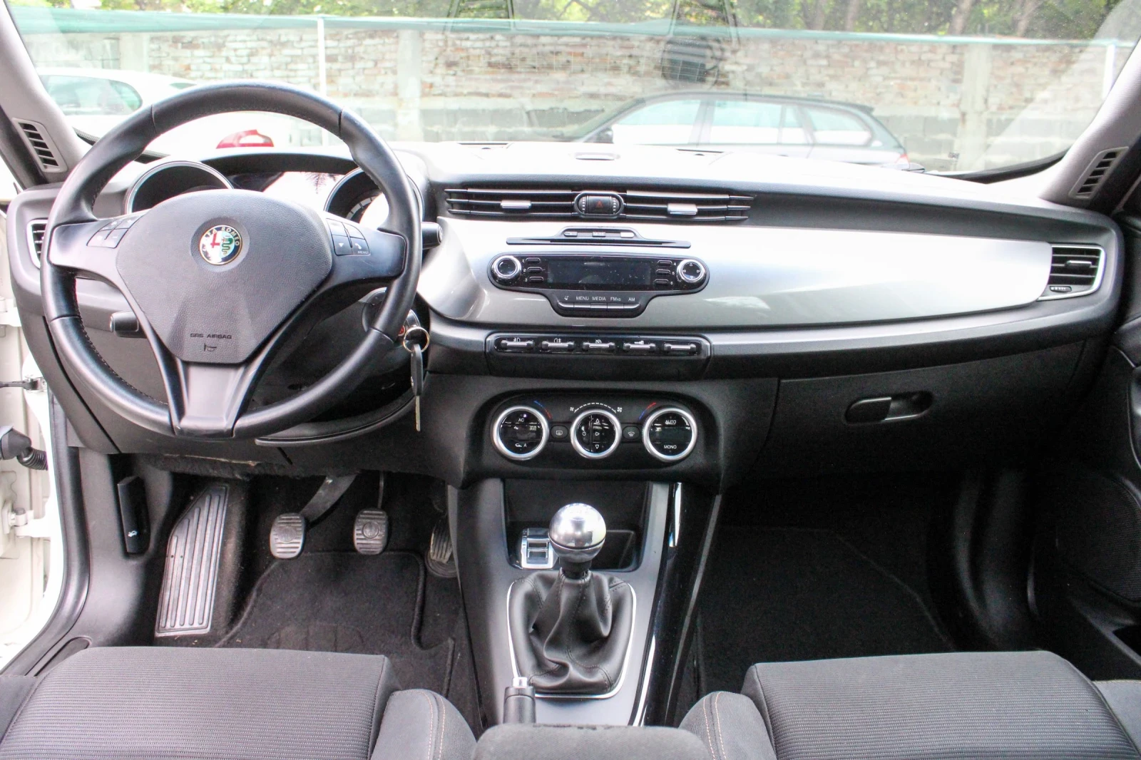 Alfa Romeo Giulietta 1.4 170кс Turbo LPG Distinctive | Mobile.bg — изображение 11