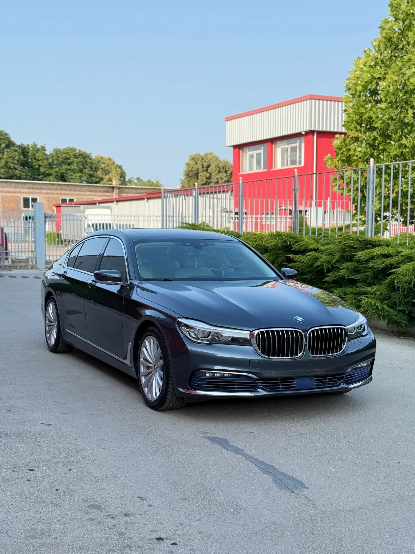 BMW 740 iL B58 - изображение 3