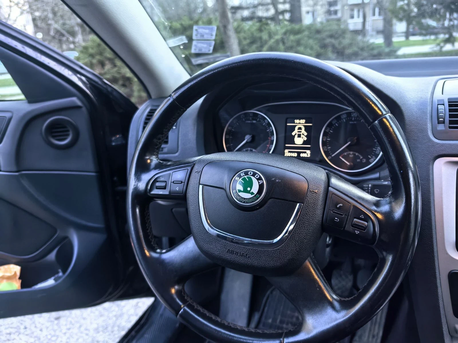 Skoda Octavia 1.6TDi | Mobile.bg � ����������� 14