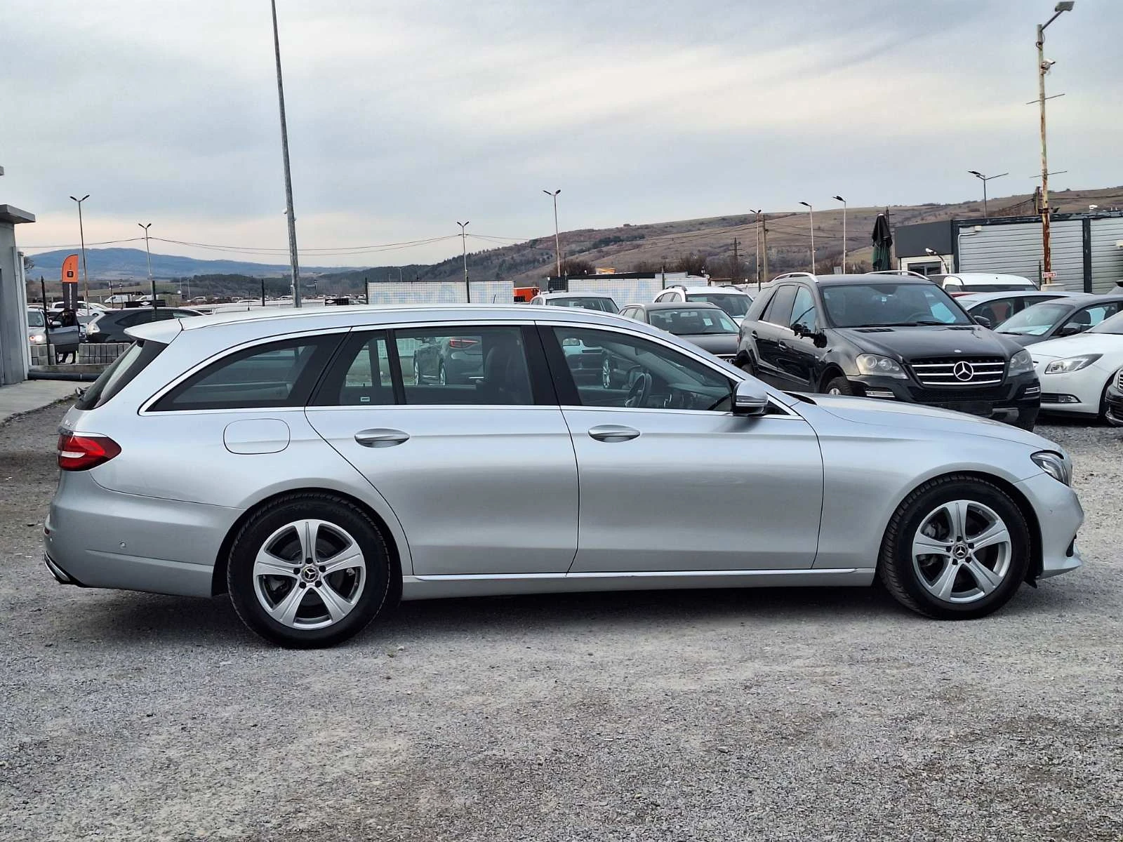 Mercedes-Benz E 220 CDI-4 MATIC-2018г, снимка 6 - Автомобили и джипове - 53727223