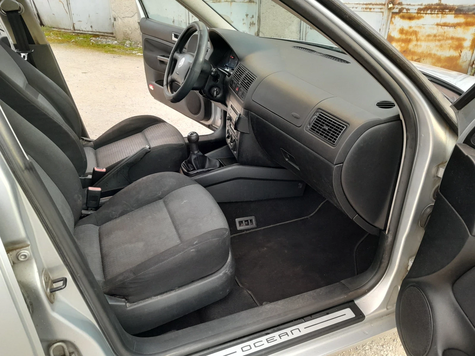 VW Golf 1.9 TDI 101 PS, снимка 13 - Автомобили и джипове - 54239437