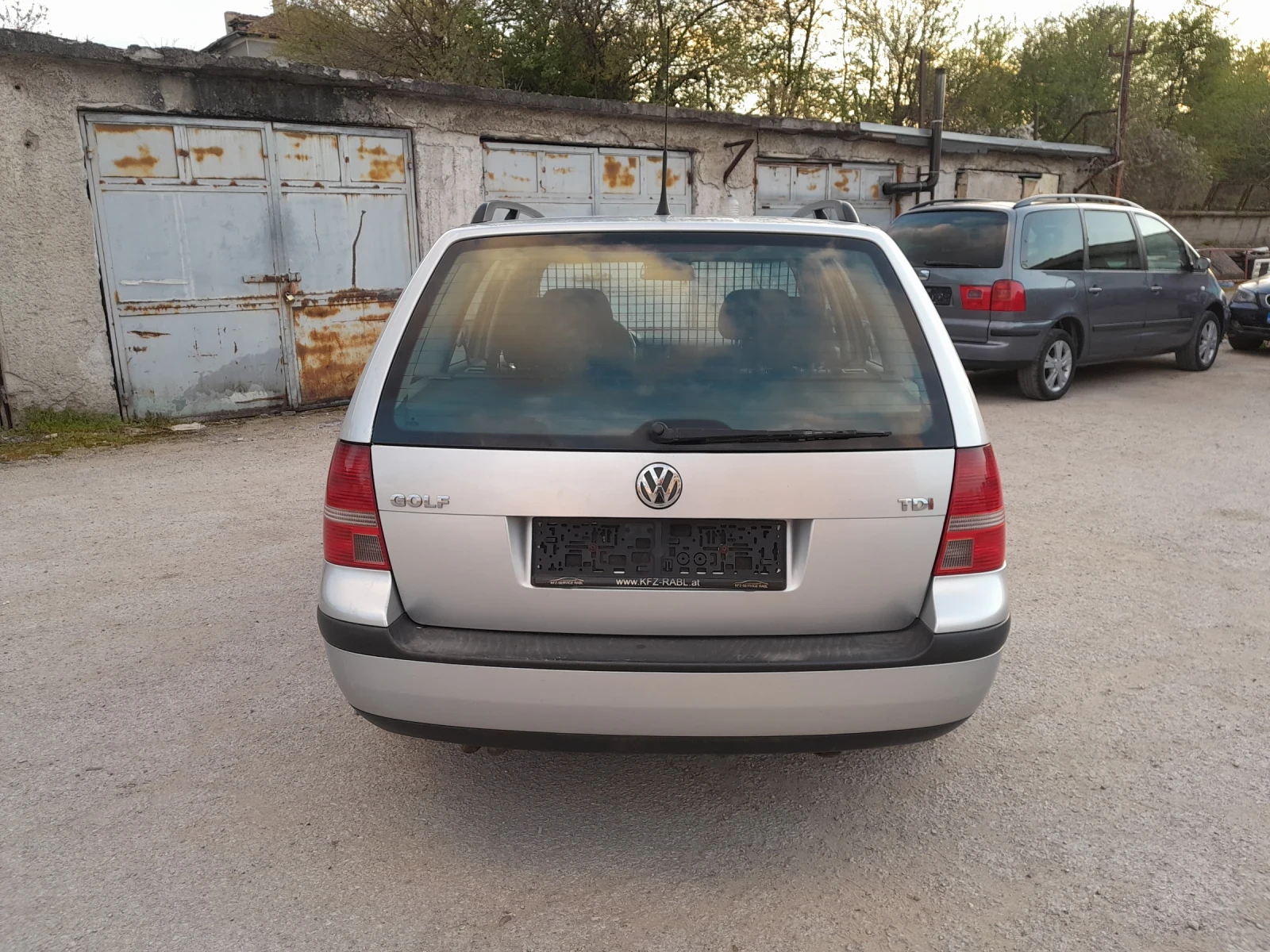 VW Golf 1.9 TDI 101 PS, снимка 4 - Автомобили и джипове - 54239437