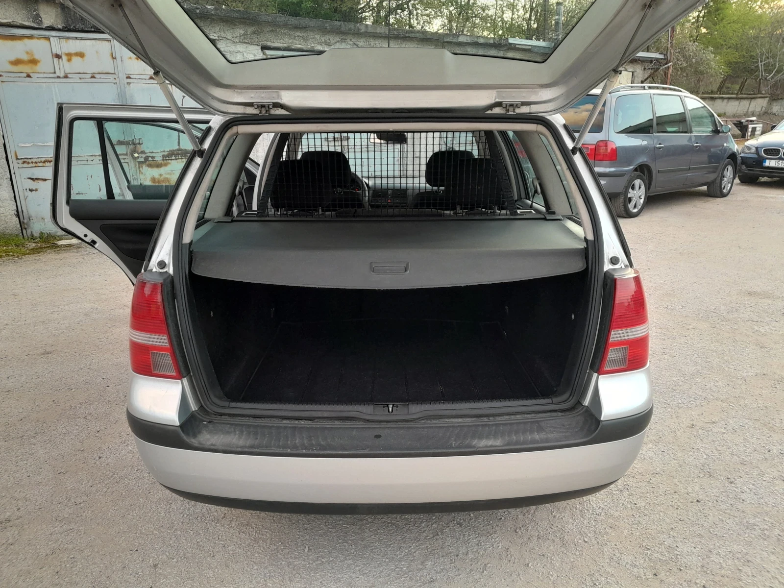 VW Golf 1.9 TDI 101 PS, снимка 14 - Автомобили и джипове - 54239437