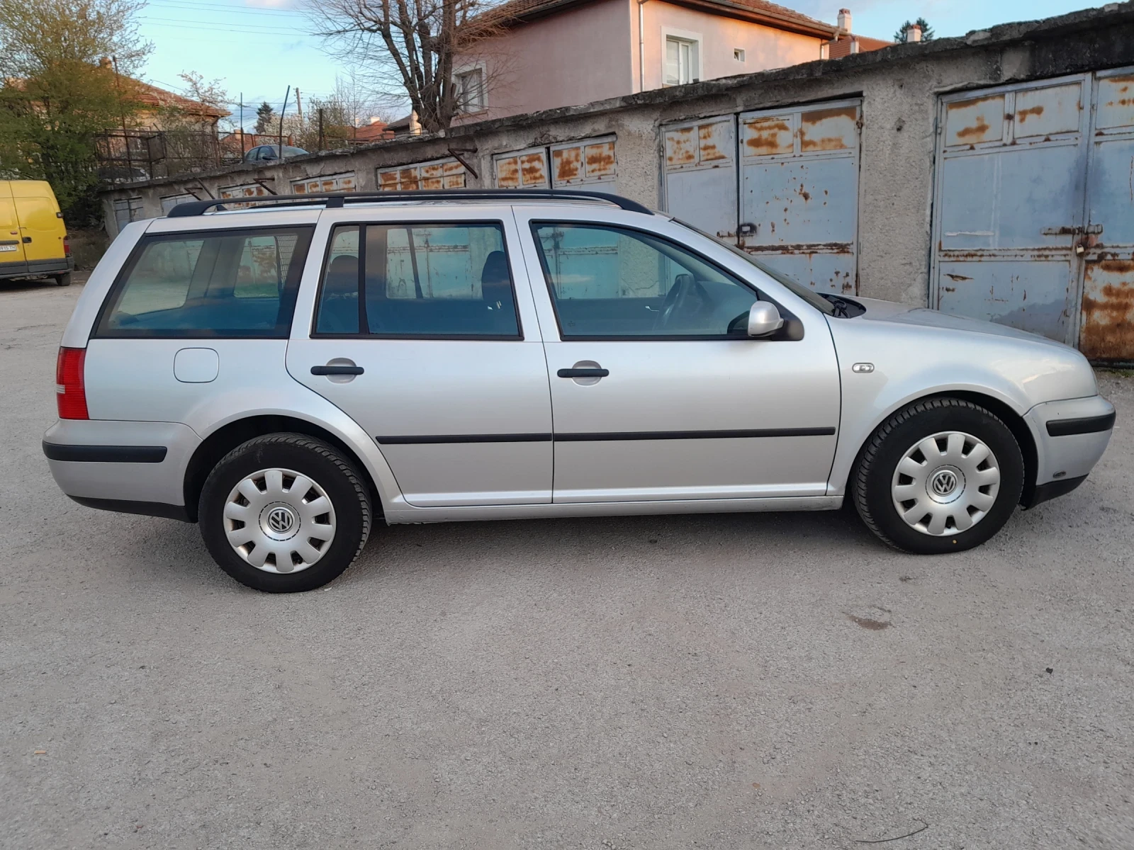 VW Golf 1.9 TDI 101 PS, снимка 2 - Автомобили и джипове - 54239437