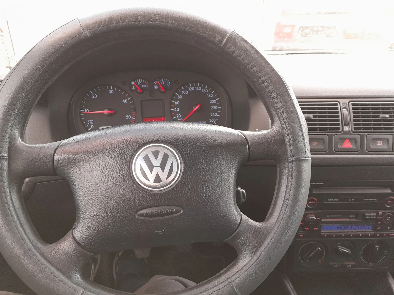 VW Golf 1.9 TDI 101 PS, снимка 9 - Автомобили и джипове - 54239437