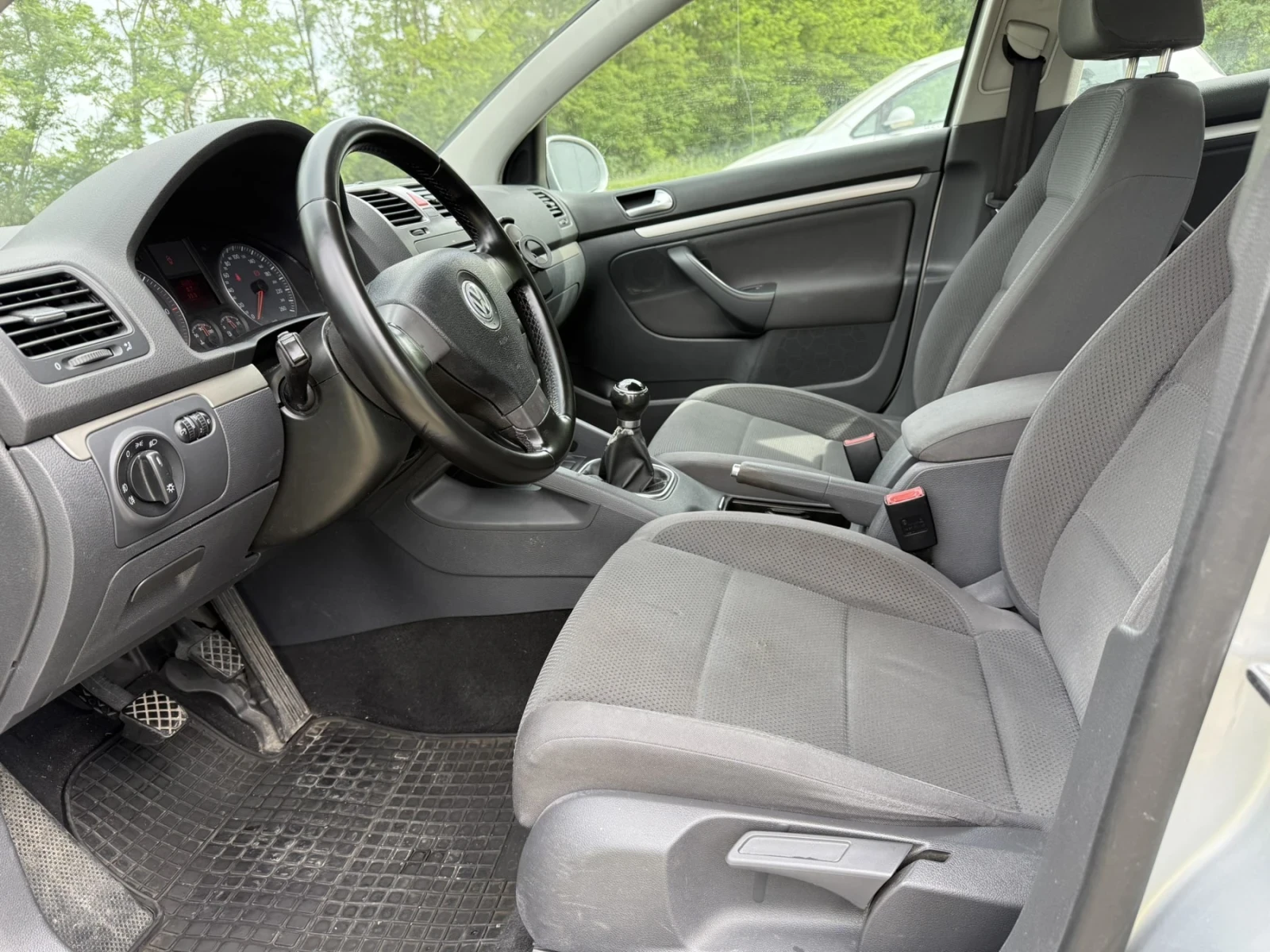 VW Golf 1.9TDI, снимка 11 - Автомобили и джипове - 54336308
