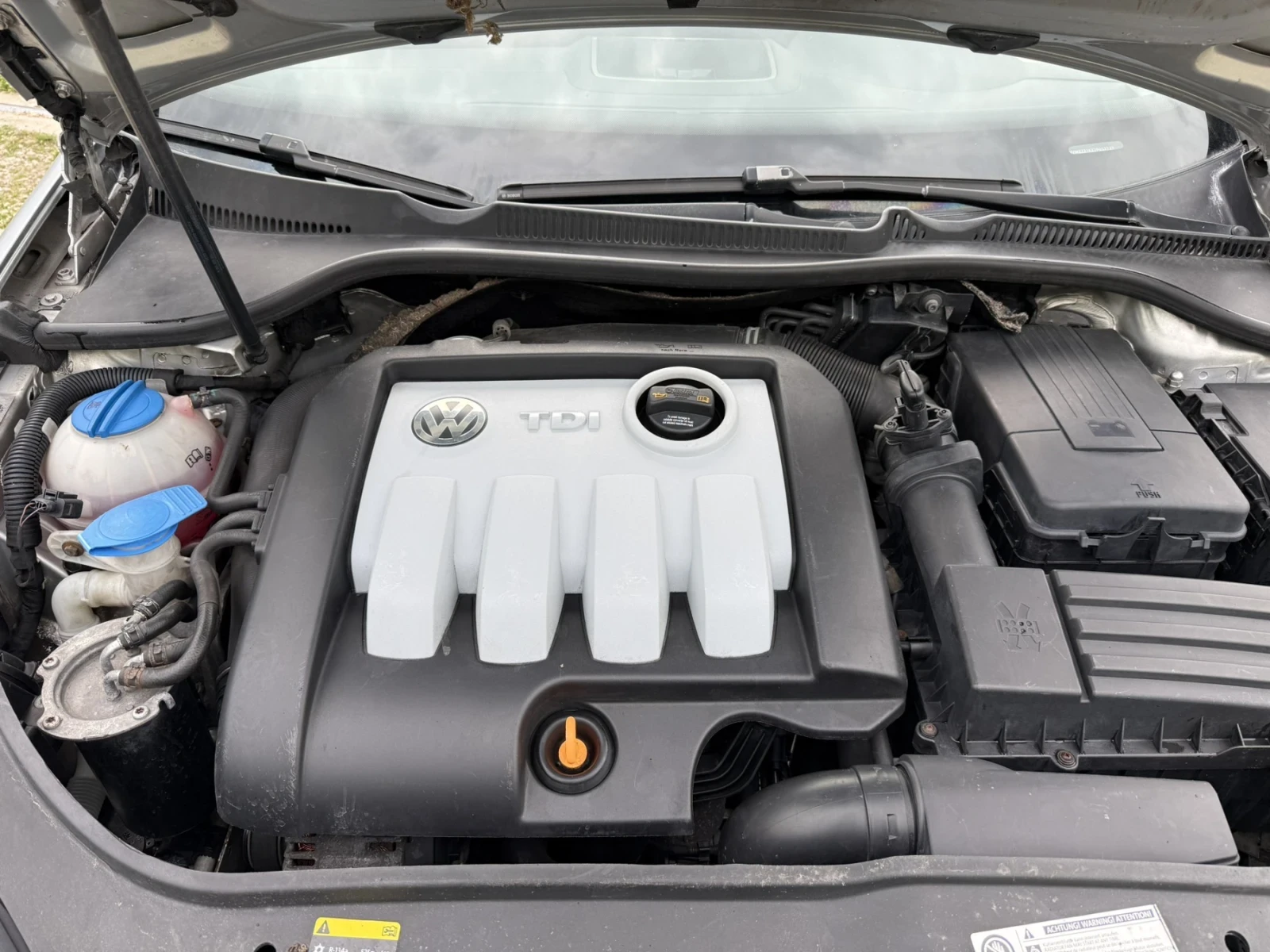 VW Golf 1.9TDI, снимка 15 - Автомобили и джипове - 54336308