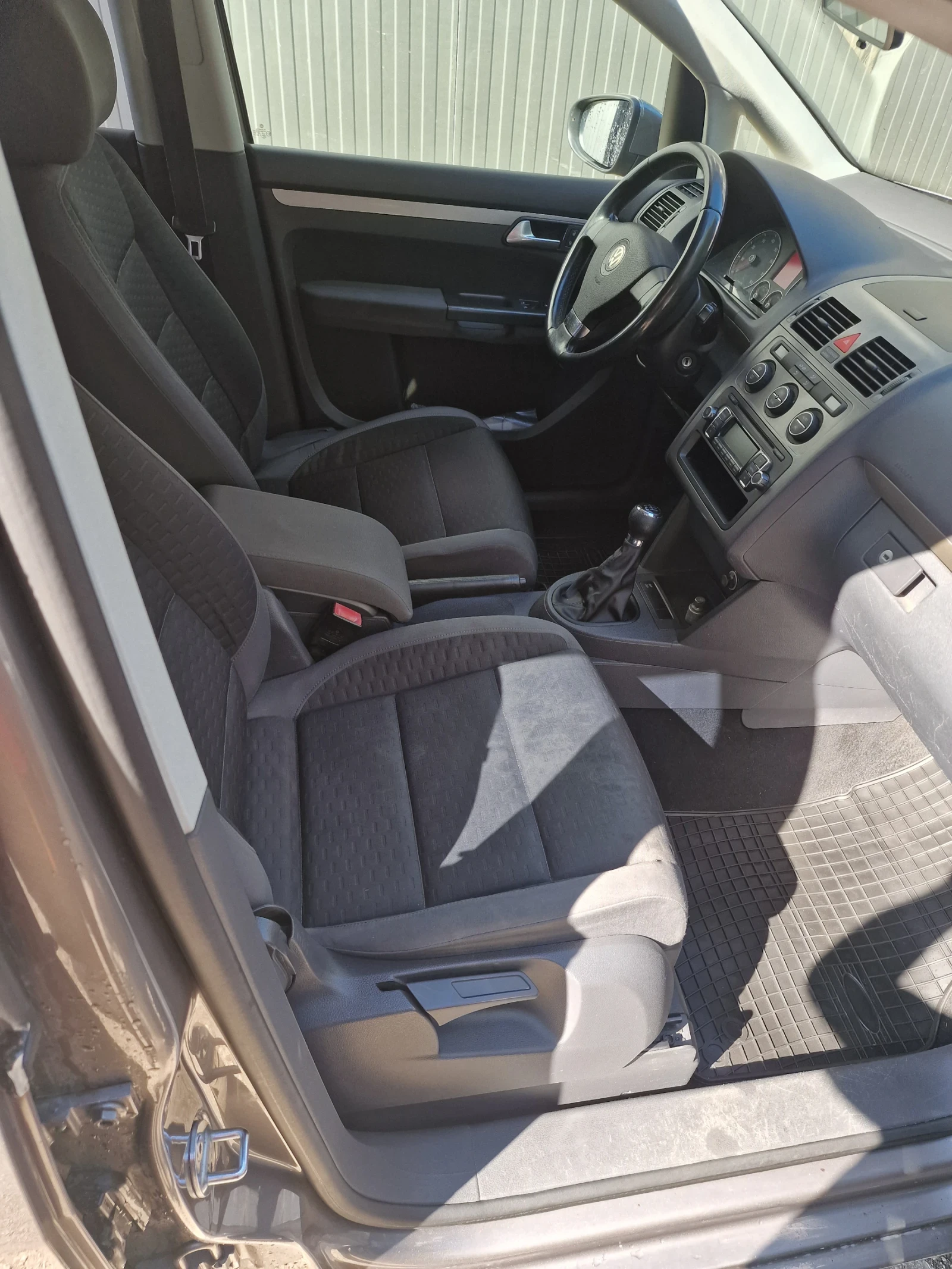 VW Touran 1.4tsi, снимка 4 - Автомобили и джипове - 54481099
