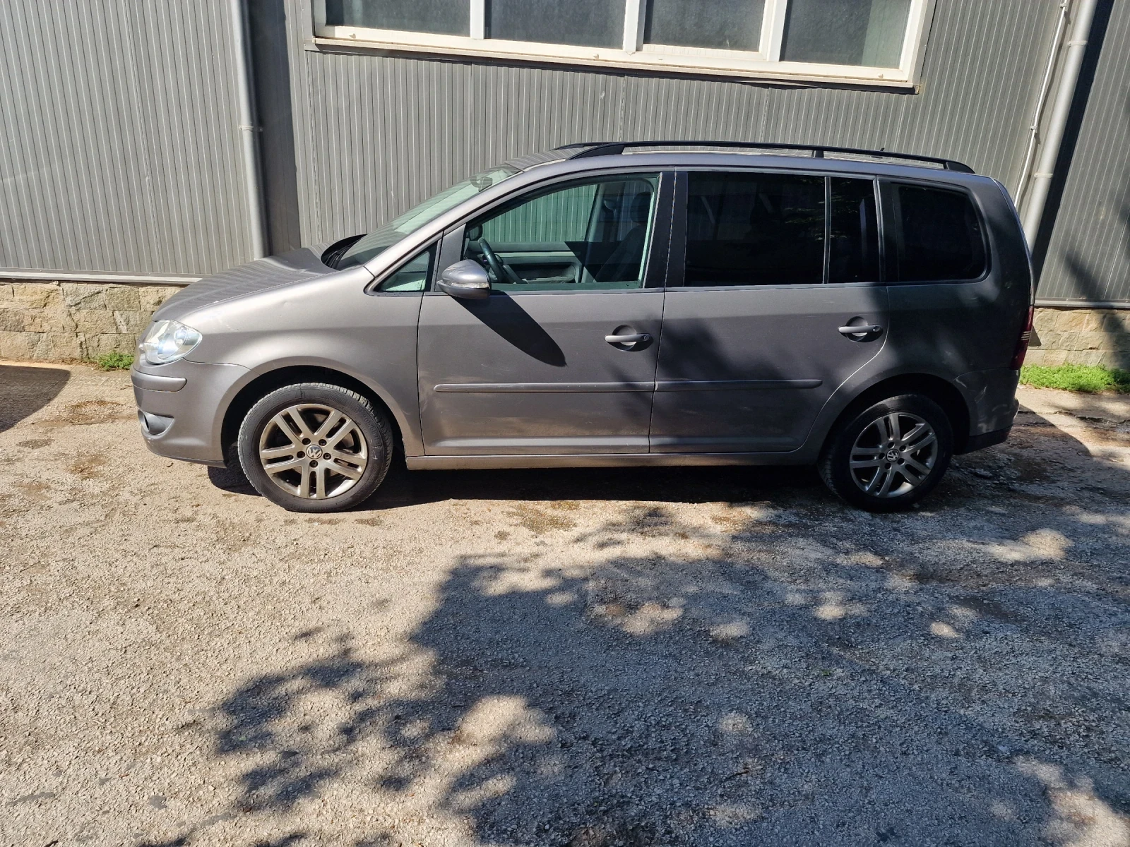 VW Touran 1.4tsi, снимка 2 - Автомобили и джипове - 54481099