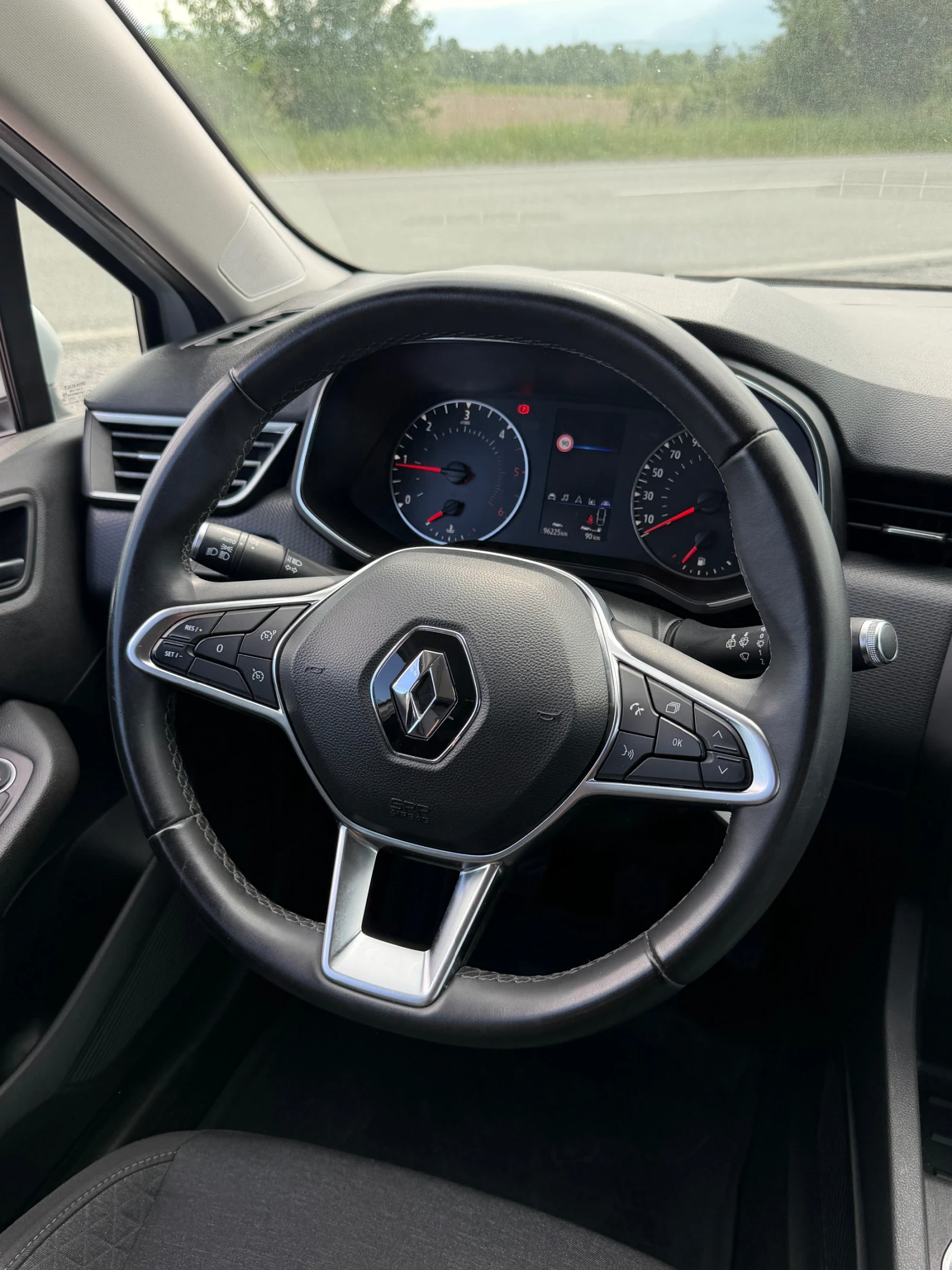 Renault Clio 1.5DCI LED NAVI EURO 6 TUV COC SERVICE BOOK, снимка 13 - Автомобили и джипове - 54627274