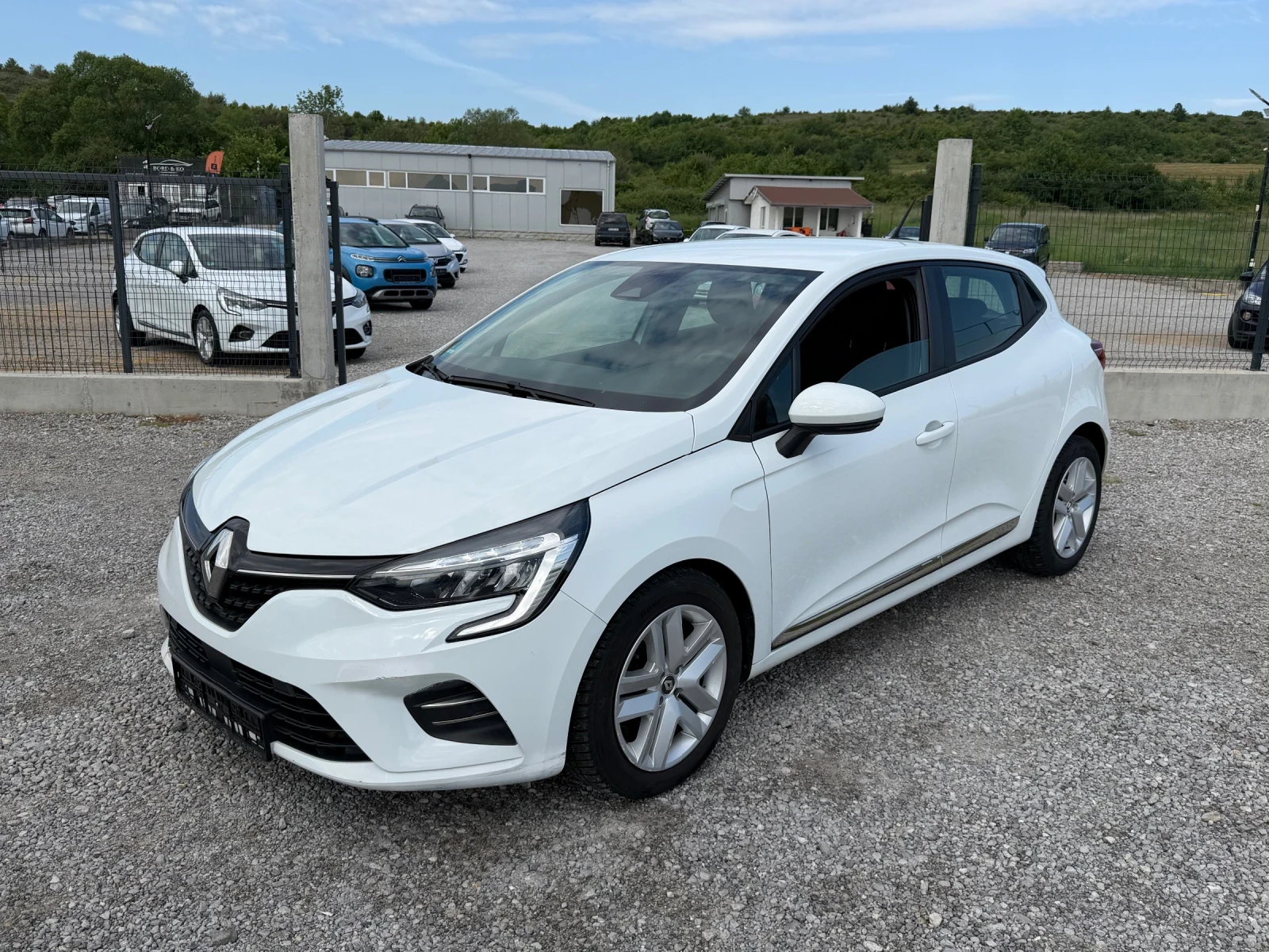 Renault Clio 1.5DCI LED NAVI EURO 6 TUV COC SERVICE BOOK, снимка 2 - Автомобили и джипове - 54627274
