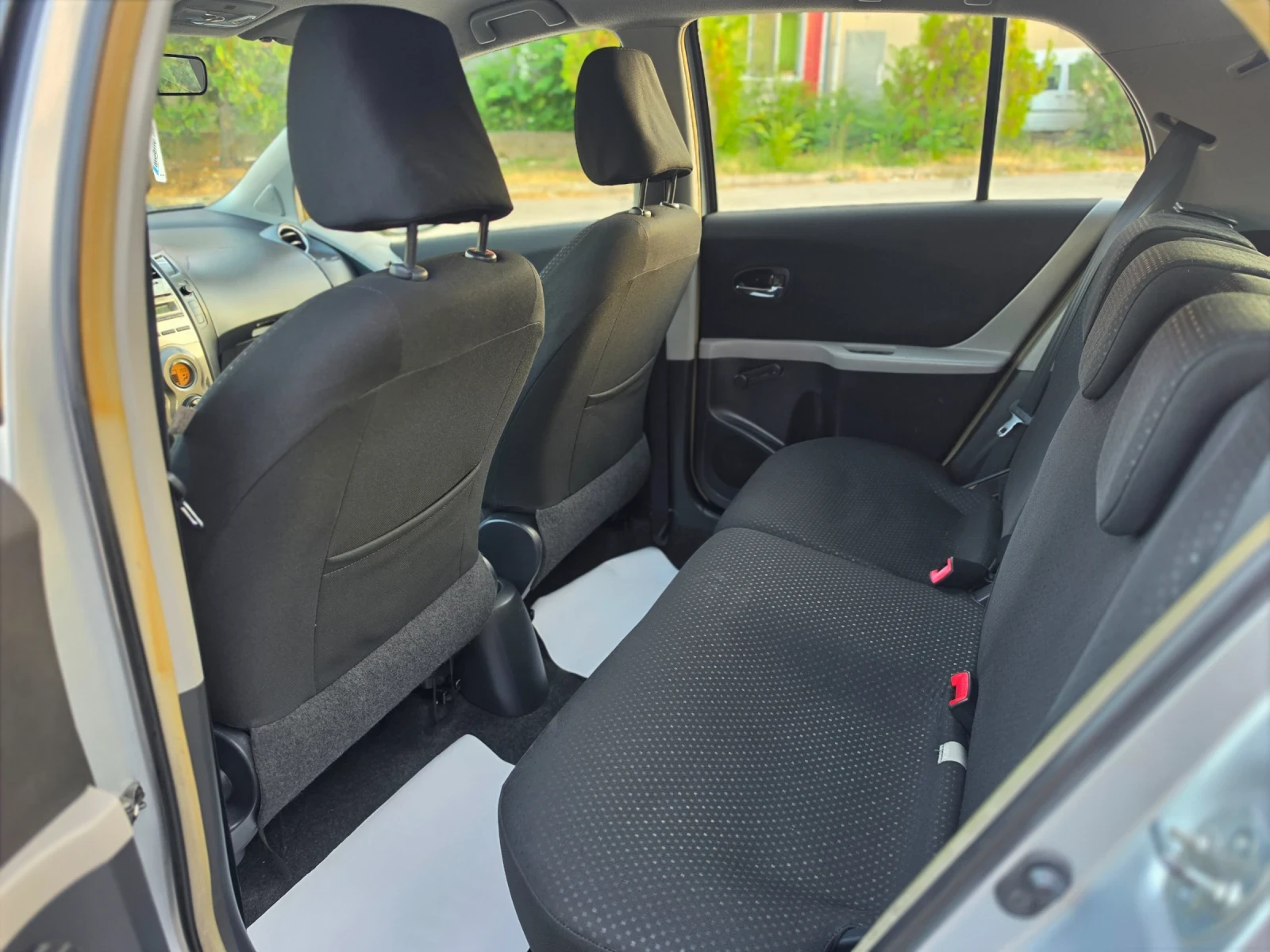 Toyota Yaris 1.3i 100hp * EURO 5 * ИТАЛИЯ * КЛИМАТРОНИК* , снимка 17 - Автомобили и джипове - 55870525