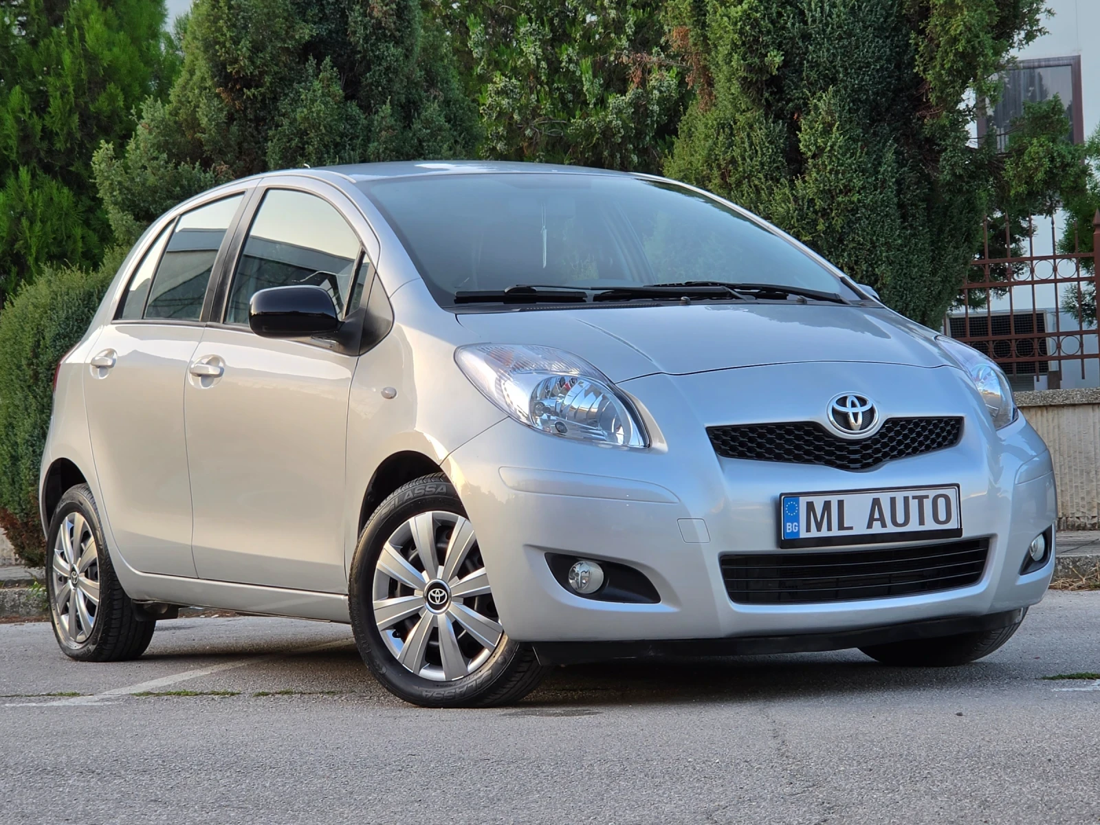 Toyota Yaris 1.3i 100hp * EURO 5 * ИТАЛИЯ * КЛИМАТРОНИК* , снимка 7 - Автомобили и джипове - 55870525