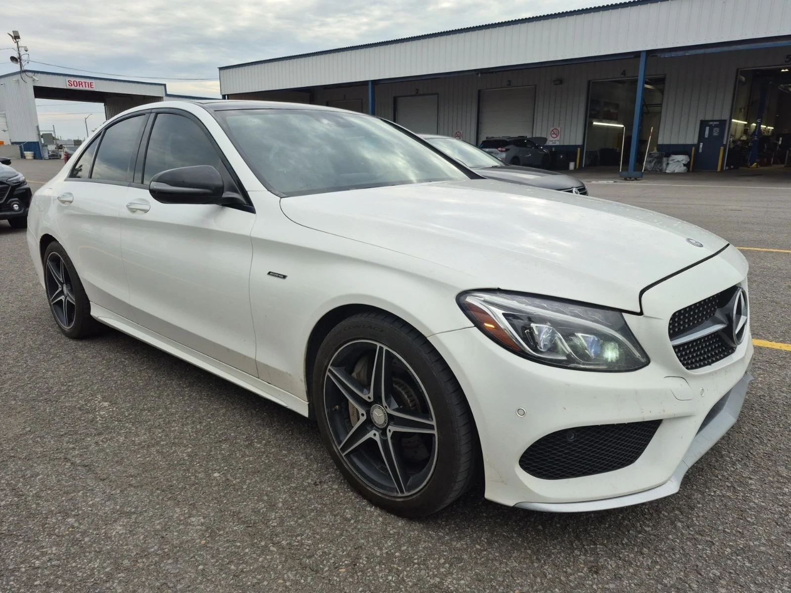 Mercedes-Benz C 300  DISTRONIC / 360 / MEMORY / BURMESTER , снимка 2 - Автомобили и джипове - 56023193